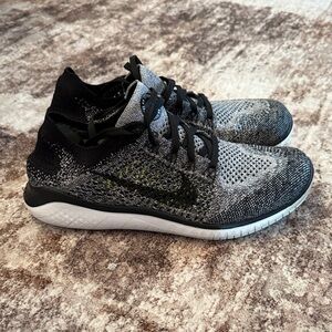 Nike fly knit Black and Gray Knit Running Shoes
